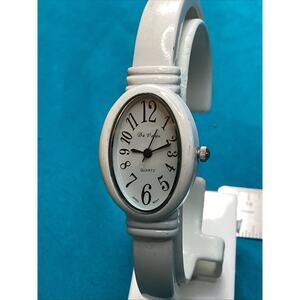 Womens Bangle Watch White Da Vanci Quartz New Battery